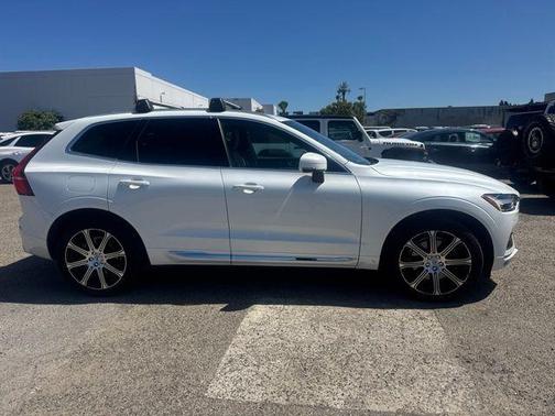Crystal White 2020 Volvo XC60 T6 Inscription
