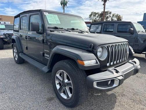 Black Clearcoat 2022 Jeep Wrangler Unlimited Sahara