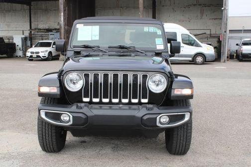Black Clearcoat 2022 Jeep Wrangler Unlimited Sahara