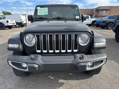 Black Clearcoat 2022 Jeep Wrangler Unlimited Sahara
