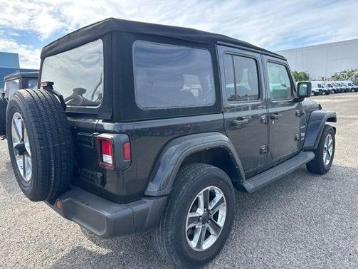 Black Clearcoat 2022 Jeep Wrangler Unlimited Sahara