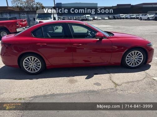 2022 Alfa Romeo Giulia Base