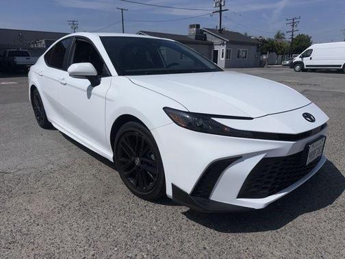 Ice 2025 Toyota Camry LE