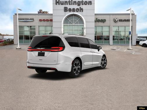 2026 Chrysler Pacifica Pinnacle AWD