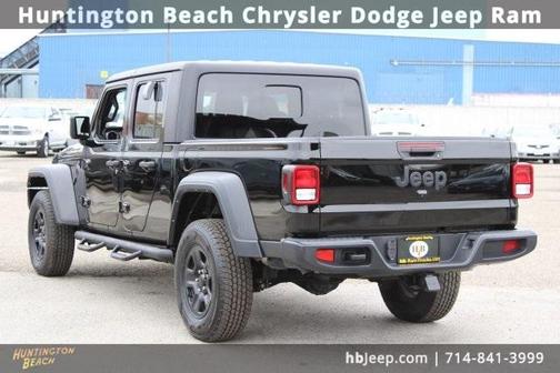 2022 Jeep Gladiator Sport
