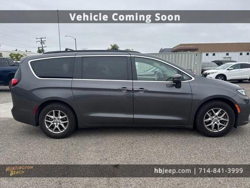 2022 Chrysler Pacifica Touring-L