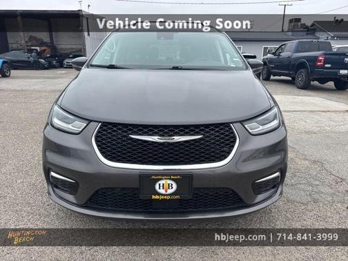2022 Chrysler Pacifica Touring-L