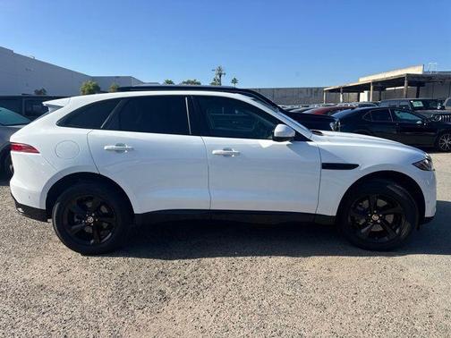 Fuji White 2021 Jaguar F-PACE S