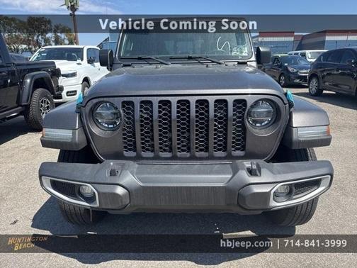 2021 Jeep Gladiator Sport