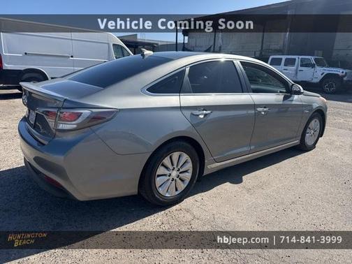 2017 Hyundai SONATA Hybrid SE