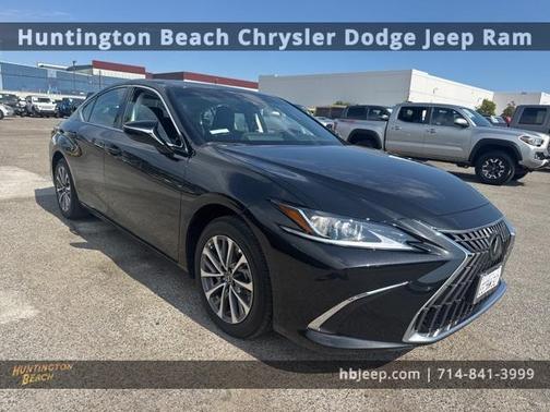 2025 Lexus ES 350 Base