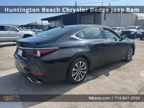 2025 Lexus ES 350 Base