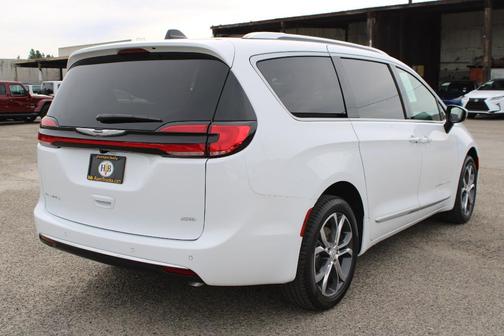 2026 Chrysler Pacifica Pinnacle
