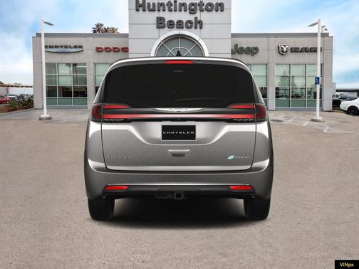 2025 Chrysler Pacifica Hybrid Select