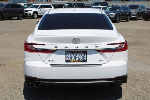 Ice 2025 Toyota Camry SE