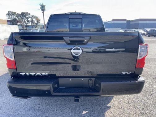 2023 Nissan Titan SV