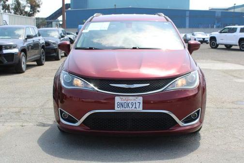 Velvet 2018 Chrysler Pacifica Touring-L
