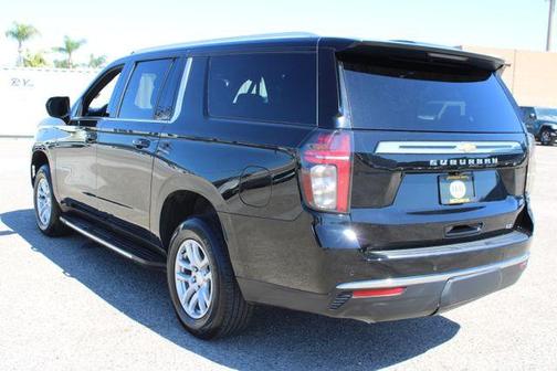 2024 Chevrolet Suburban LT