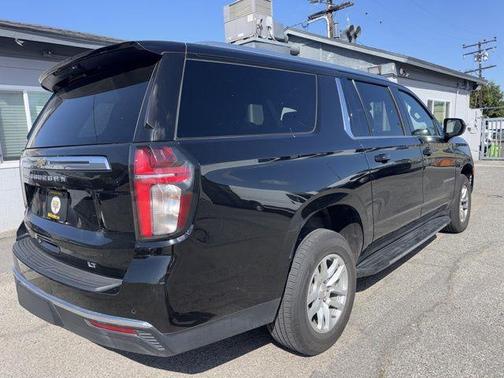 2024 Chevrolet Suburban LT