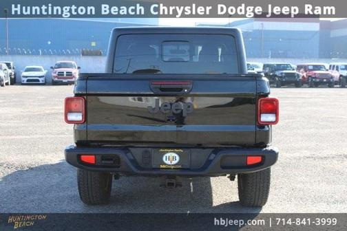 2022 Jeep Gladiator Sport