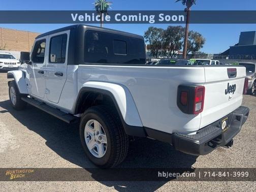 2023 Jeep Gladiator Sport