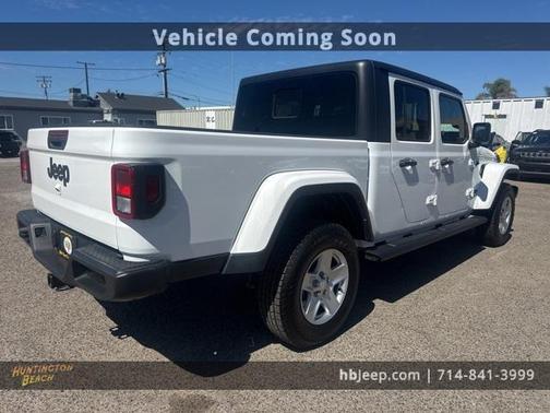2023 Jeep Gladiator Sport