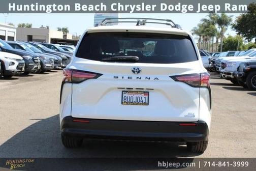 2021 Toyota Sienna XLE