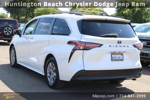 2021 Toyota Sienna XLE