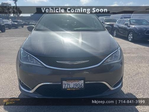 2017 Chrysler Pacifica Touring-L