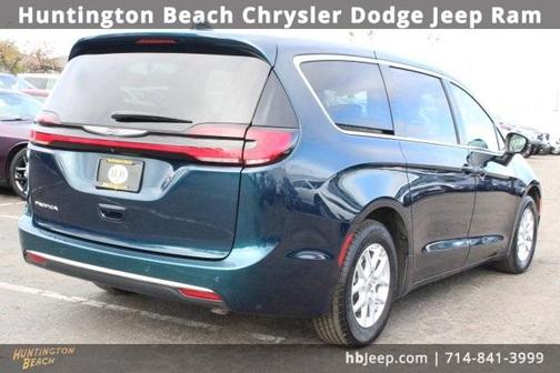 2023 Chrysler Pacifica Touring-L