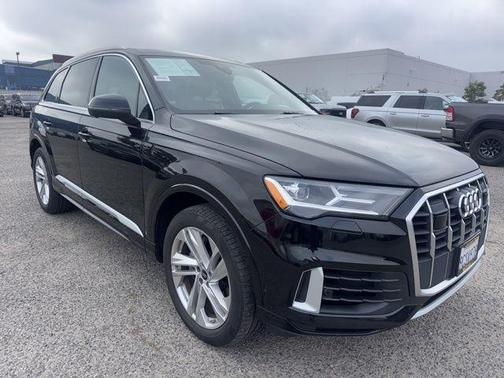 Mythos Black Metallic 2022 Audi Q7 55 Premium Plus