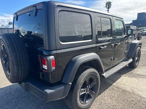 Black Clearcoat 2021 Jeep Wrangler Unlimited Sport Altitude