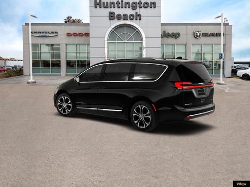 2026 Chrysler Pacifica Pinnacle AWD
