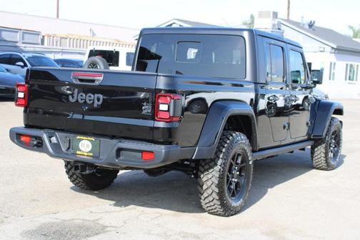 2026 Jeep Gladiator Sport