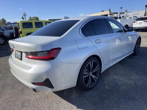 2019 BMW 330 i
