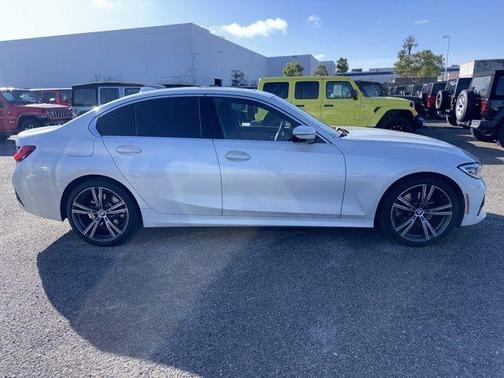 2019 BMW 330 i