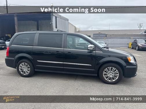 2015 Chrysler Town & Country Touring-L