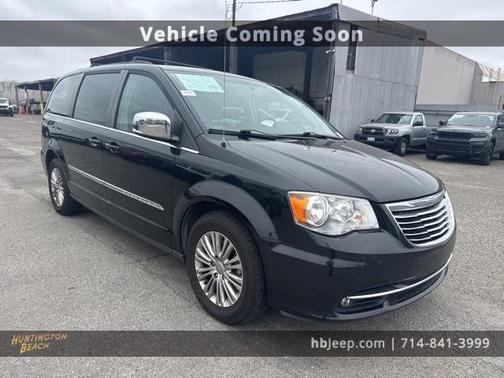 2015 Chrysler Town & Country Touring-L