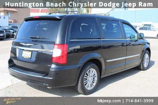 2015 Chrysler Town & Country Touring-L