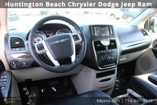 2015 Chrysler Town & Country Touring-L