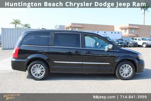 2015 Chrysler Town & Country Touring-L