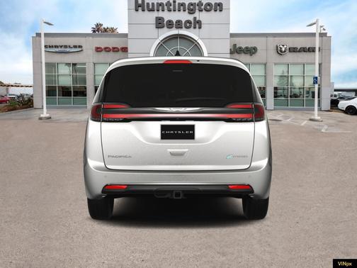 2025 Chrysler Pacifica Hybrid Select