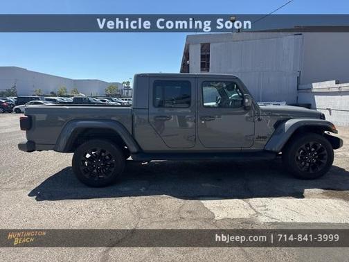 2023 Jeep Gladiator Overland