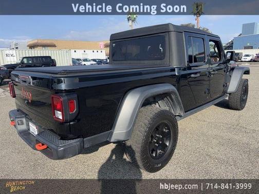 Black Clearcoat 2022 Jeep Gladiator Mojave