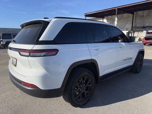 2024 Jeep Grand Cherokee Laredo