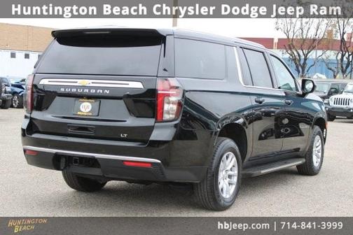 2023 Chevrolet Suburban LT