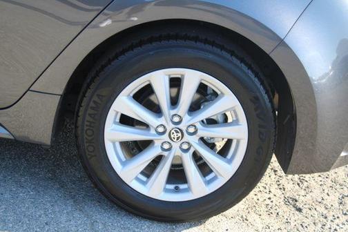 Magnetic Gray Metallic 2023 Toyota Corolla Hatchback SE