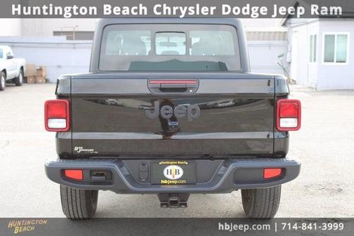 2022 Jeep Gladiator Sport