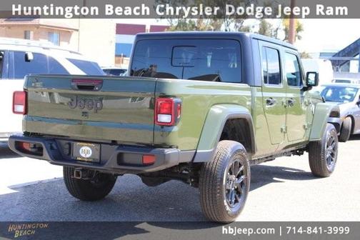 2022 Jeep Gladiator Sport