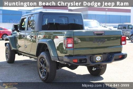 2022 Jeep Gladiator Sport